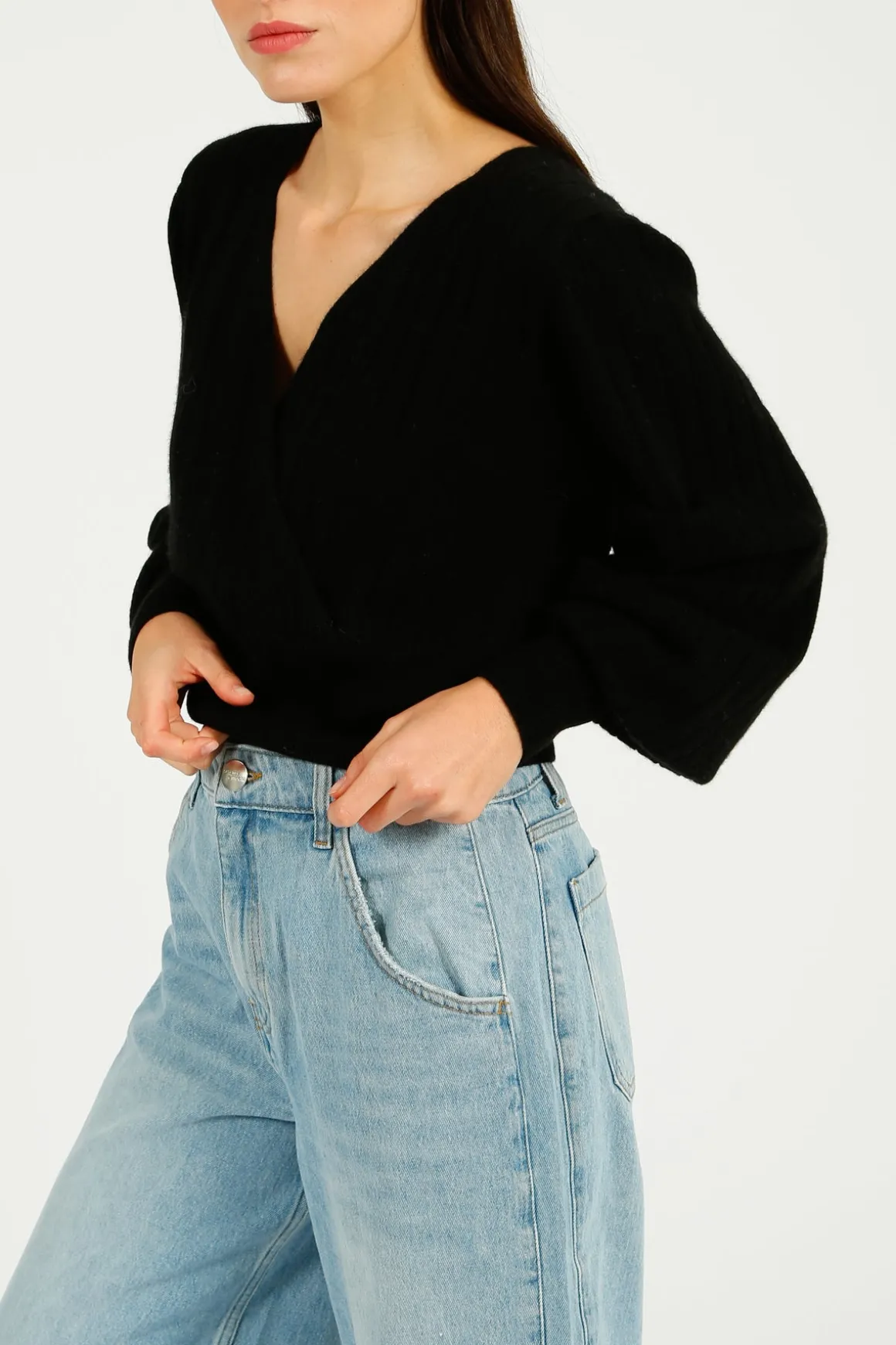 C-RUSH Kim Cross Over V in Black