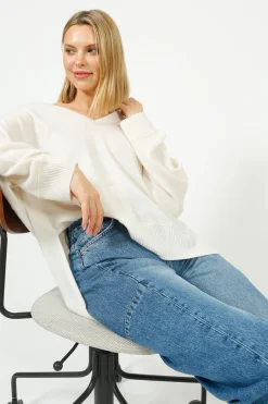 C-RUSH Simone Slouchy V in Organic White