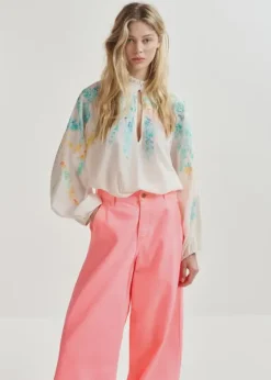 EA Hitrus Appliqued Top in Off White