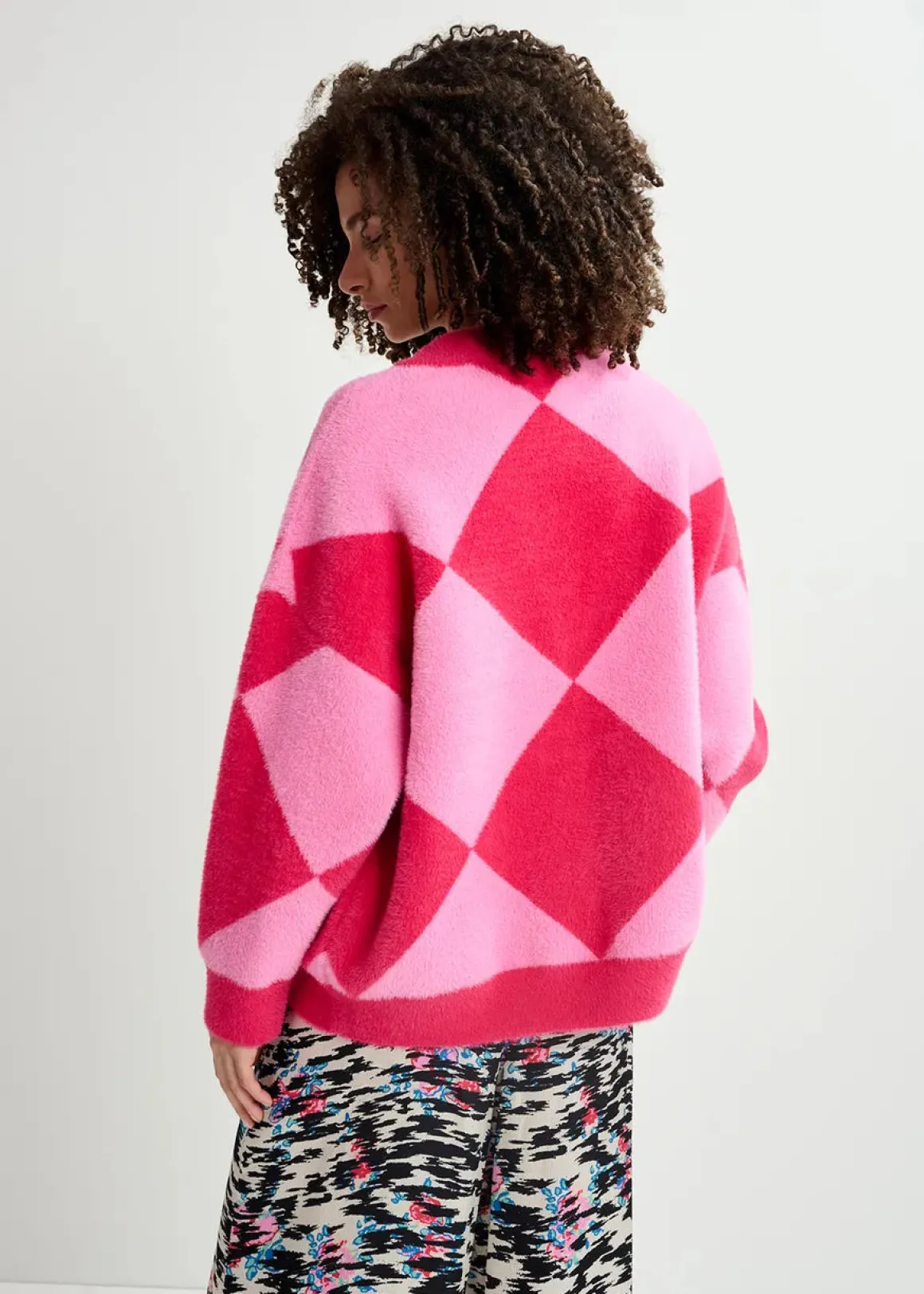 EA How Knitted Oversized Cardigan