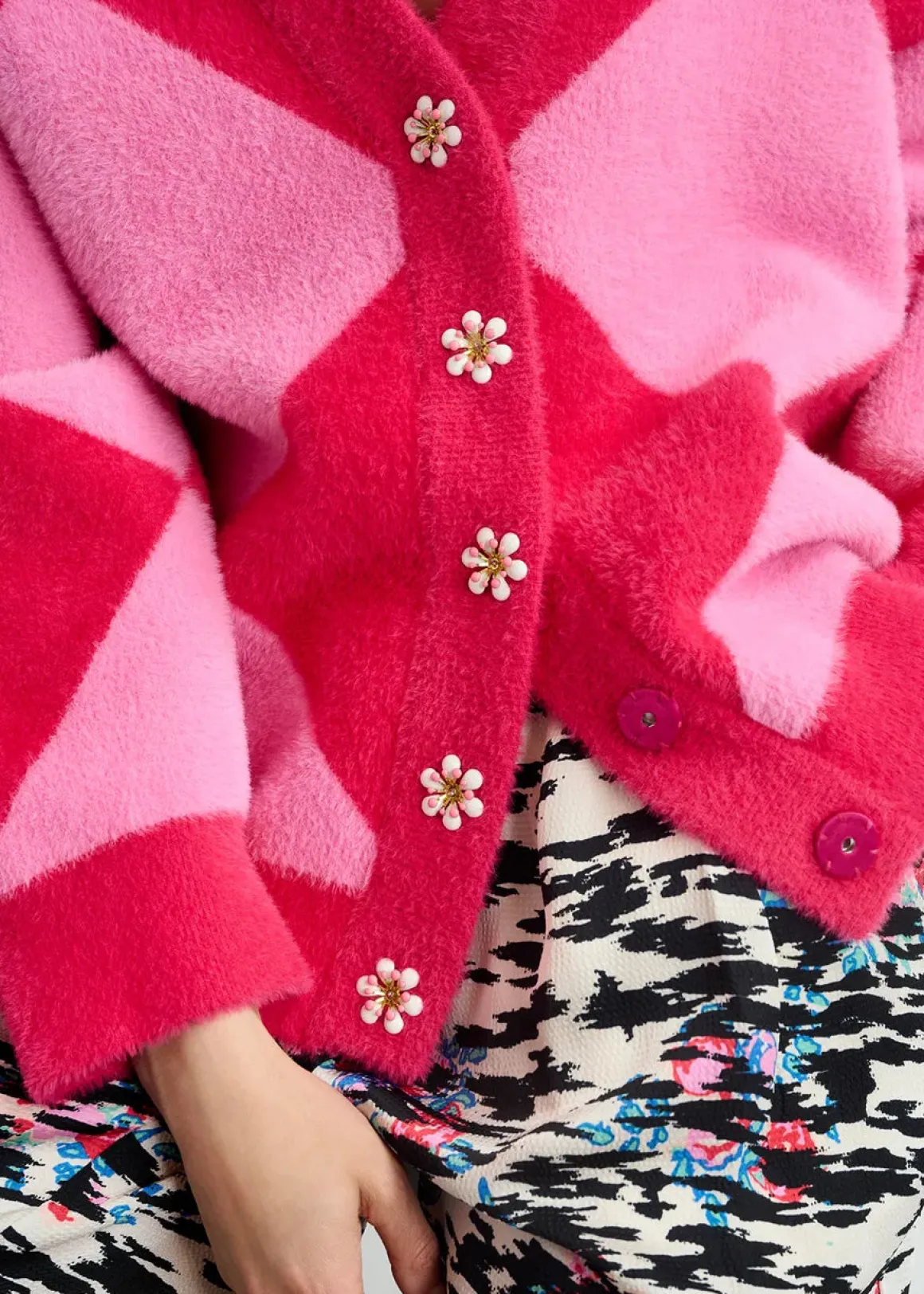 EA How Knitted Oversized Cardigan