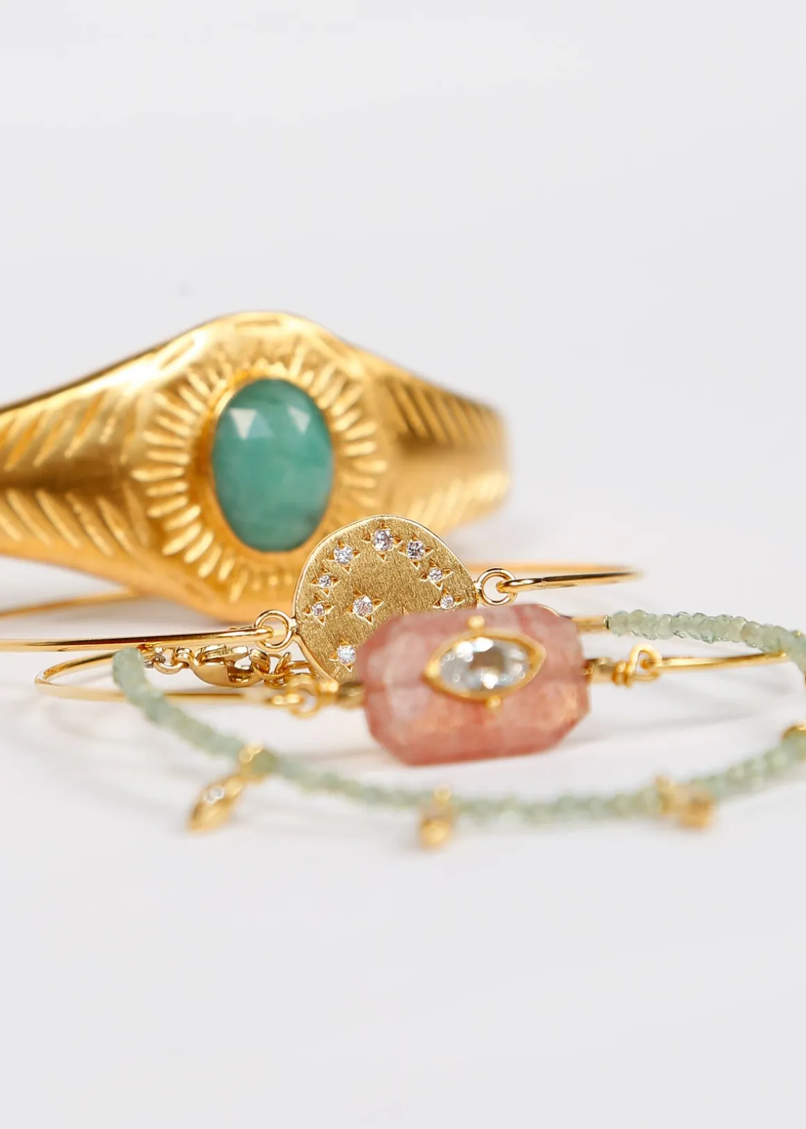 HANKA Osiris Bangle in Raw Emerald