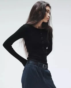 Ru0026B The Knit Rib Henley in Black