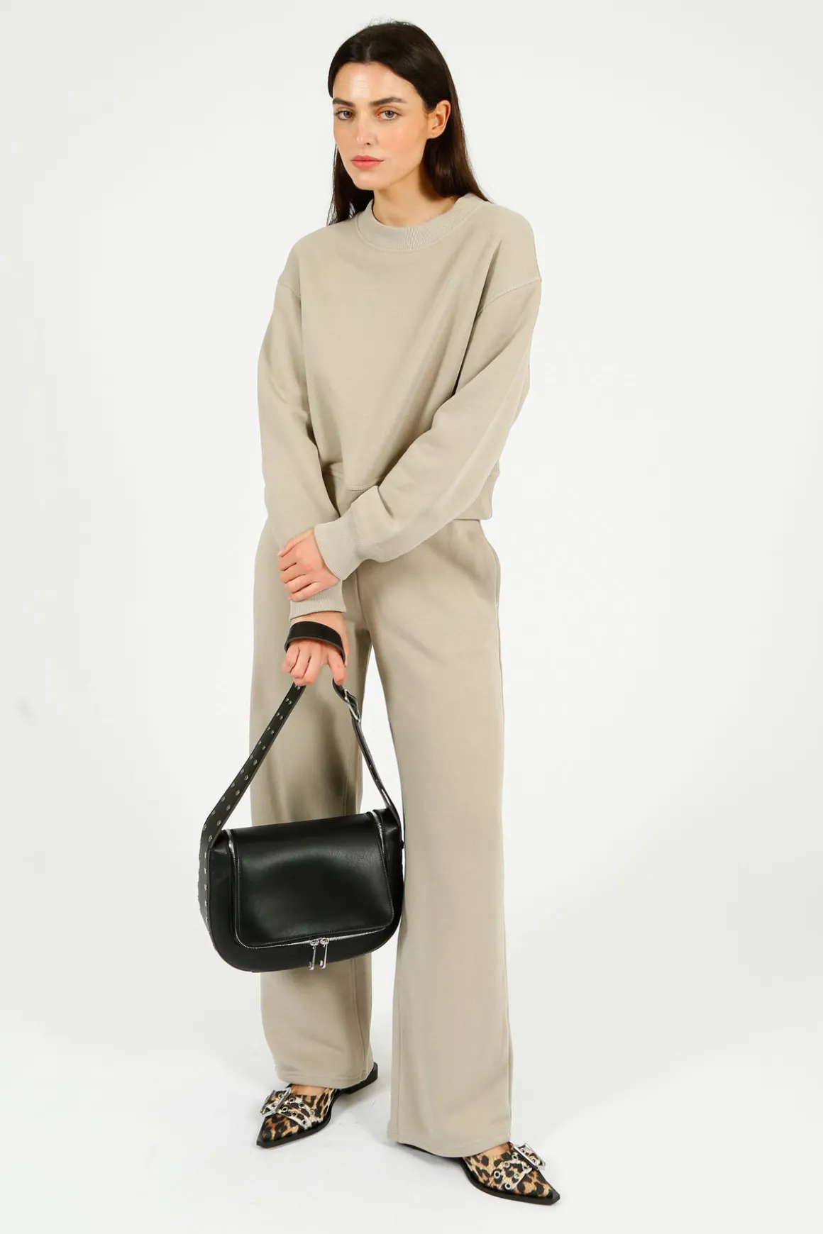 Ru0026B Vintage Terry Wideleg Sweatpant in Fossil